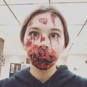 Meet your Posher, Alyxia